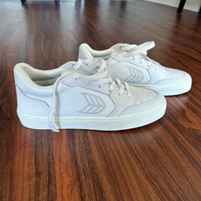 White Premium Leather/Ice Sneakers by Cariuma