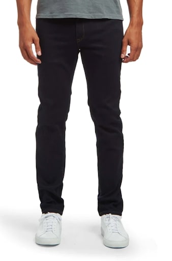 Men's black straight-leg jeans made of stretchy, comfortable fabric